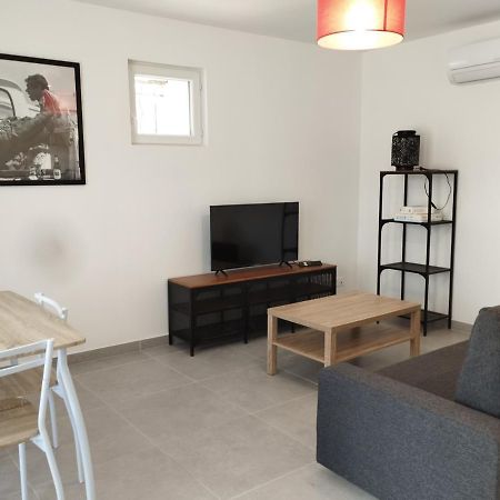 Appartement Meuble Et Tout Confort, Au Milieu De La Campagne Saint-Paul-Trois-Châteaux Buitenkant foto
