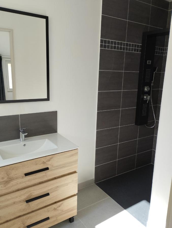 Appartement Meuble Et Tout Confort, Au Milieu De La Campagne Saint-Paul-Trois-Châteaux Buitenkant foto